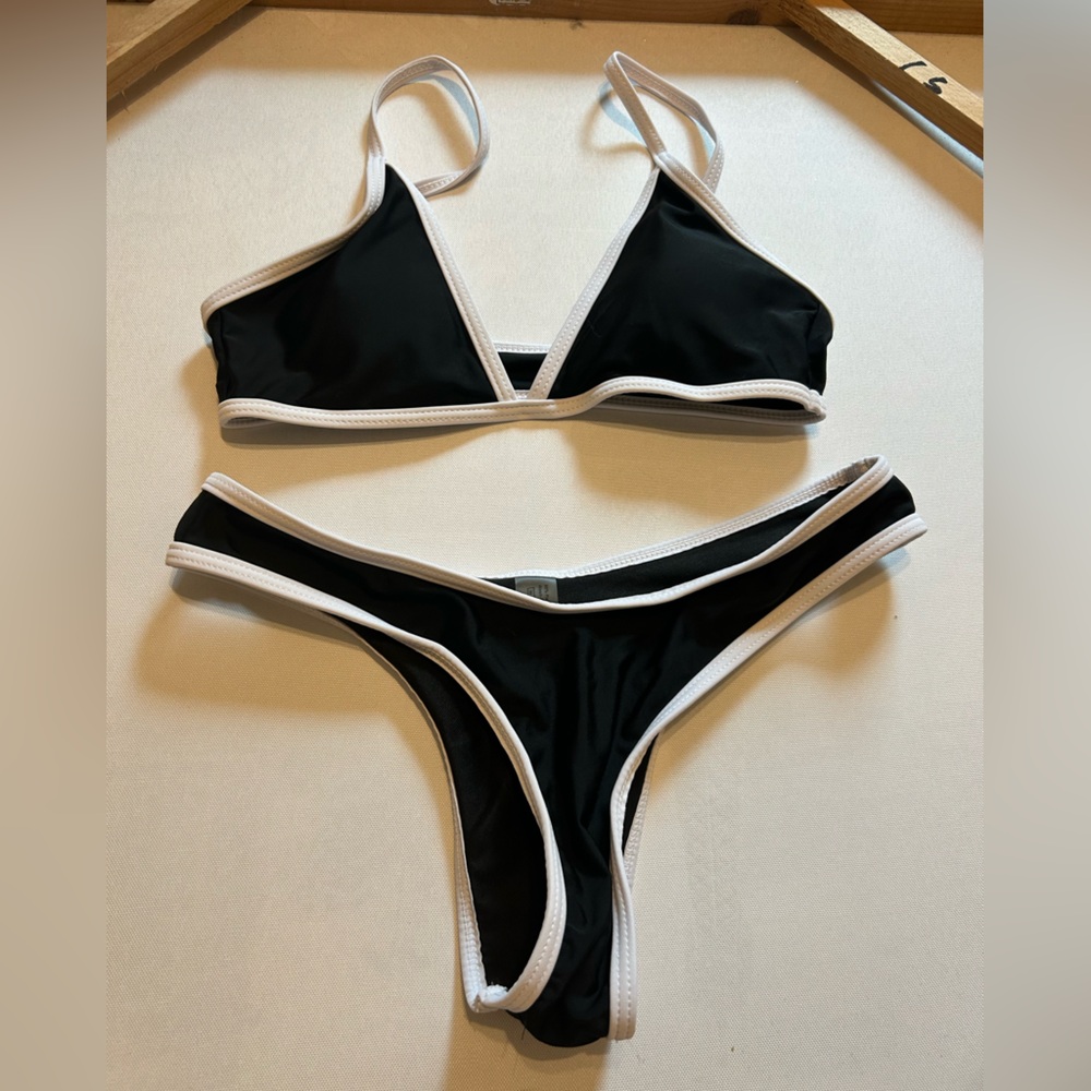 Black and White XS bikini